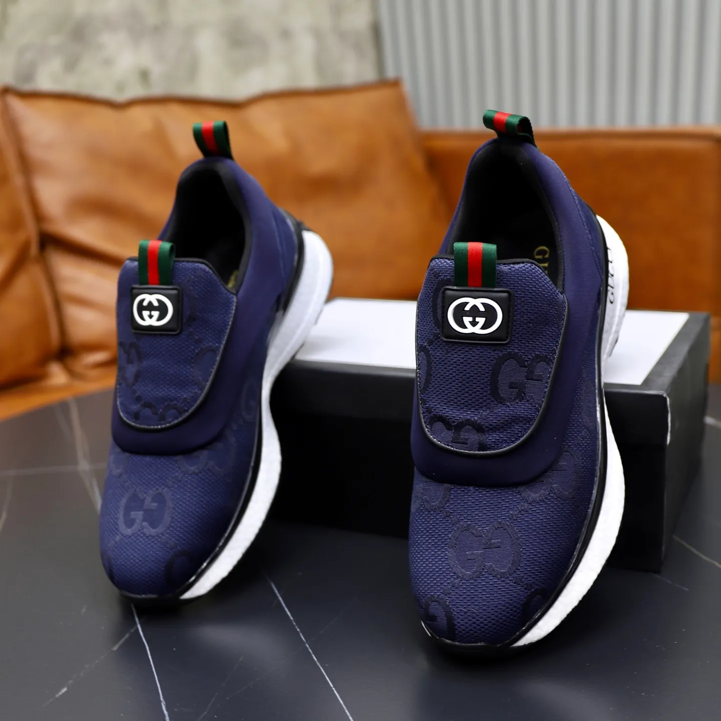 Ex-factory price: 462💰🙅‍♂️🙅‍♂️🙅‍♂️ Brand: Gucci GuCCI Standard code: 38-44 (45 customized) Grade: Same as the official website Material: Original leather stitching brand cloth Comfortable and breathable lining Lightweight and wear-resistant sports outsole Style category: Men's fashionable casual shoes Running sneakers Distinguished luxury brand elements Top luxury Color: actual picture color